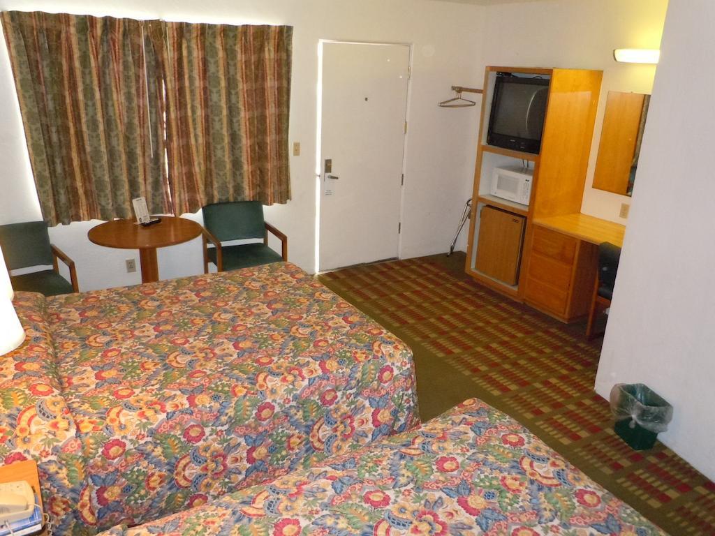 Value Inn Fallon Exteriör bild