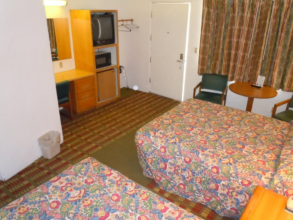 Value Inn Fallon Exteriör bild