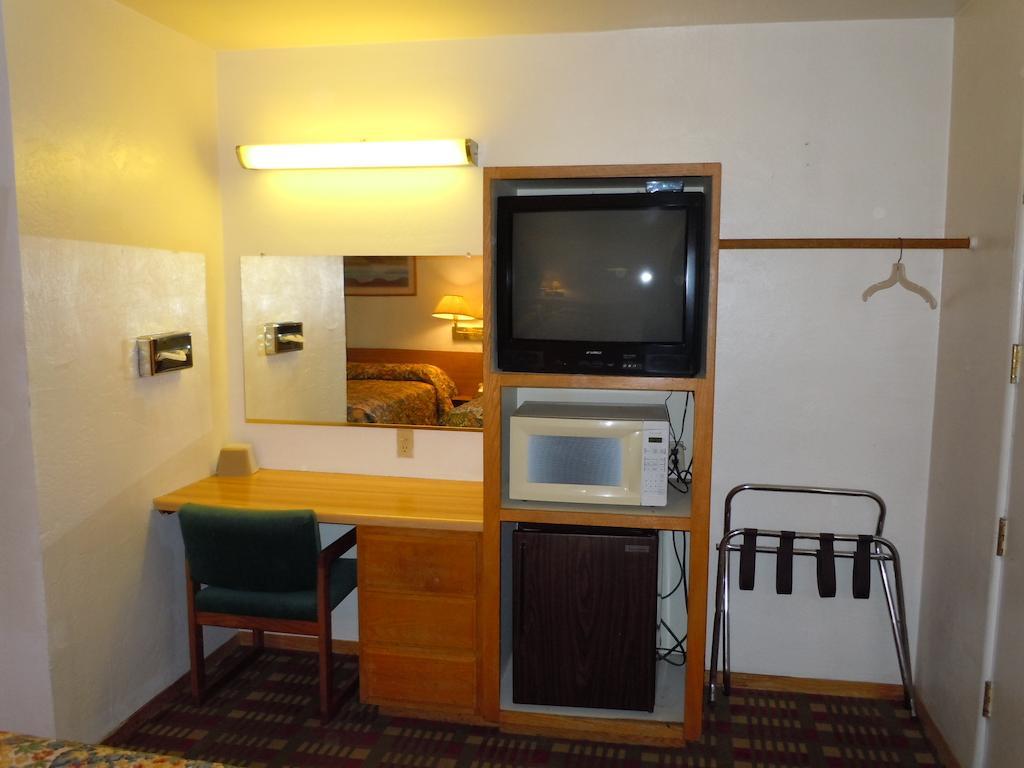 Value Inn Fallon Exteriör bild